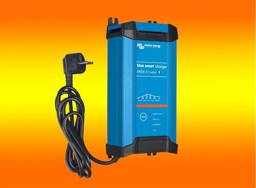 B- Ware (0% MwSt.*)  Victron Blue Smart IP22 24/16(1) 24V 16A Batterieladegerät