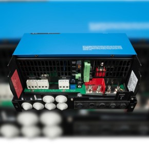 Victron MultiPlus-II 24/5000/120-50 230V Wechselrichter/Ladegerät